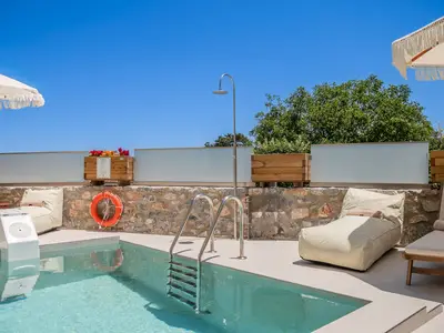 PoolOfHouse
