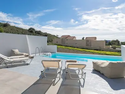 PoolOfHouse
