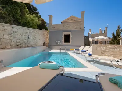 PoolOfHouse