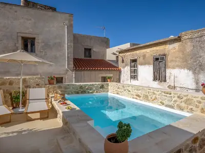 PoolOfHouse