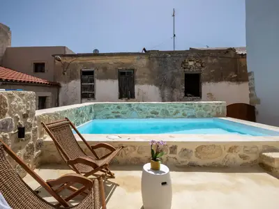 PoolOfHouse