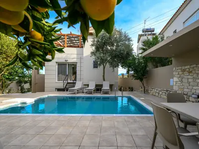 PoolOfHouse