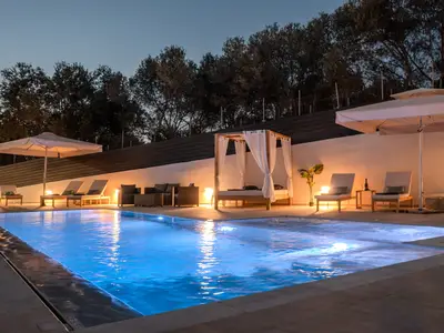 PoolOfHouse
