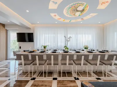 DiningRoom