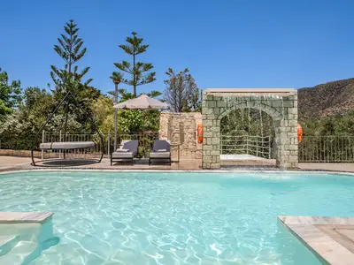 PoolOfHouse