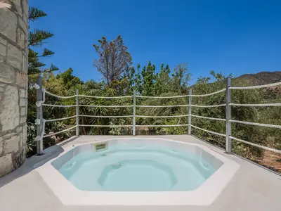 PoolOfHouse