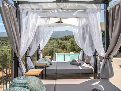 PoolOfHouse