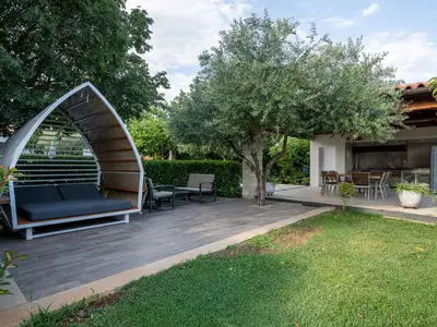 Villa für 8 Personen (500 m²) in Fiorini 6/10