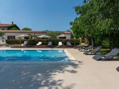 Villa für 8 Personen (500 m²) in Fiorini 10/10