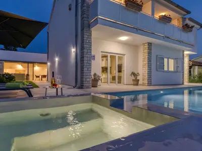 Villa für 8 Personen (251 m²) in Veli Maj 3/10