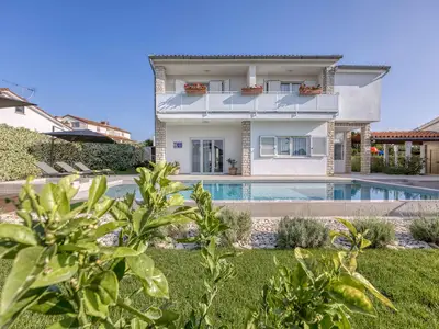 Villa für 8 Personen (251 m²) in Veli Maj 6/10