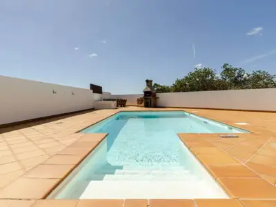 PoolOfHouse