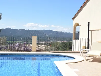PoolOfHouse