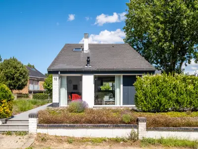Außenseite Ferienhaus [Sommer]