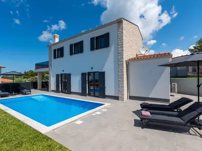 Villa für 4 Personen (130 m²) in Fuškulin 2/10