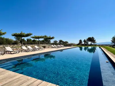 PoolOfHouse