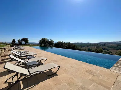 PoolOfHouse