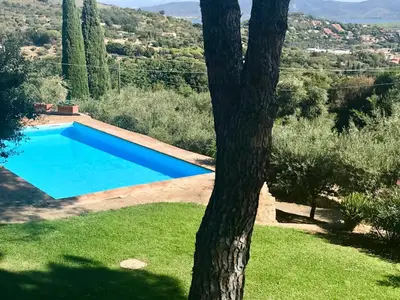 PoolOfHouse