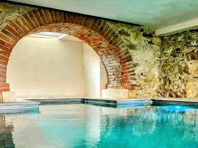 PoolOfHouse