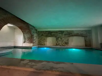 PoolOfHouse