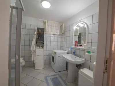 Badezimmer mit Dusche