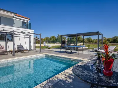 Villa für 8 Personen (200 m²) in Krnica 8/10