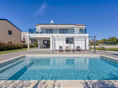 Villa für 8 Personen (200 m²) in Krnica 10/10