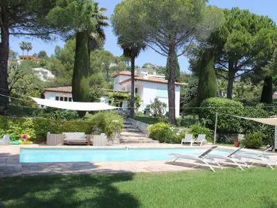 Außenseite Ferienhaus [Sommer]