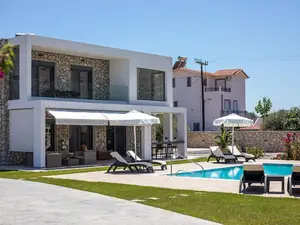 Villa für 9 Personen (180 m²) in Καλυθιαί