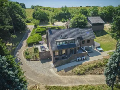 Außenseite Ferienhaus [Sommer]