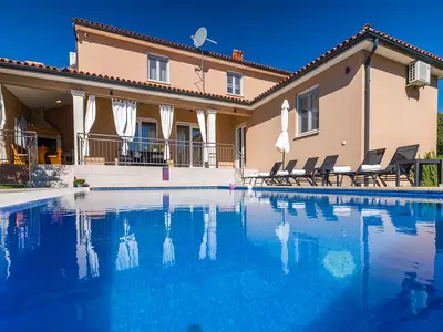 Villa für 8 Personen (130 m²) in Divsici 6/10