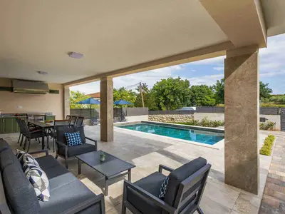 Villa für 8 Personen (125 m²) in Porat 3/10