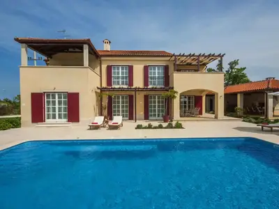 Villa für 9 Personen (318 m²) in Butkovići 3/10