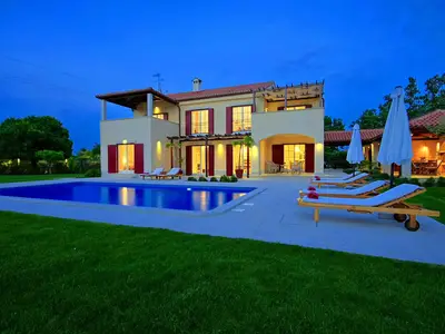 Villa für 9 Personen (318 m²) in Butkovići 6/10