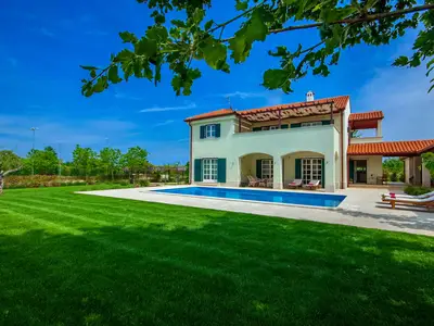 Villa für 10 Personen (350 m²) in Orbanići 3/10