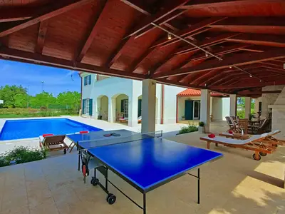 Villa für 10 Personen (350 m²) in Orbanići 1/10