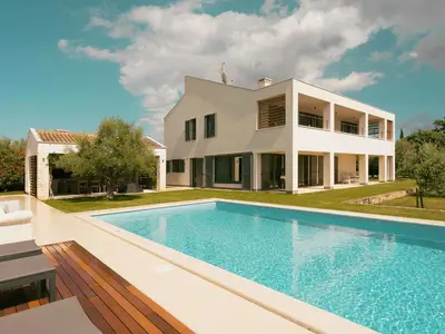 Villa für 12 Personen (600 m²) in Smoljanci 2/10