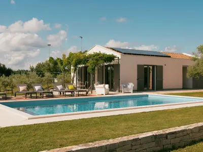 Villa für 12 Personen (600 m²) in Smoljanci 7/10