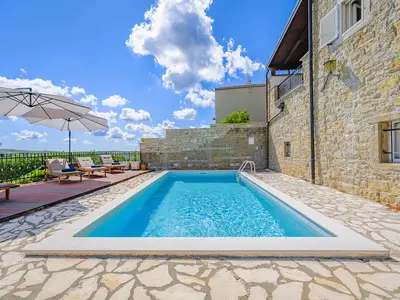 Villa für 8 Personen (242 m²) in Momjan 4/10