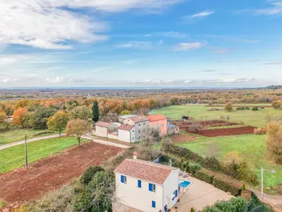 Villa für 4 Personen (100 m²) in Višnjan 2/10