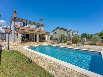 Villa für 6 Personen (165 m²) in Matohanci 1/10