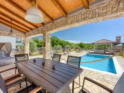 Villa für 6 Personen (165 m²) in Matohanci 3/10