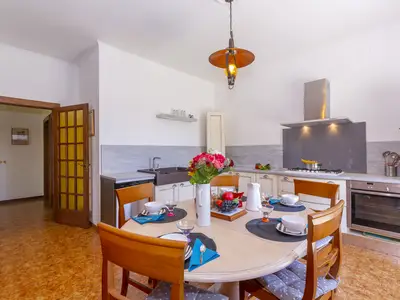 Küche und Essbereich