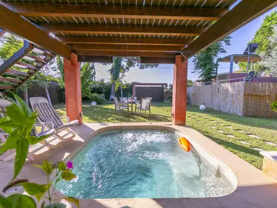 Privater Jacuzzi im Garten