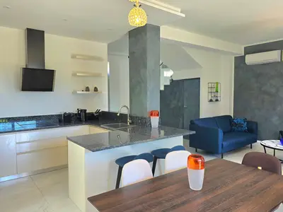 Küche und Essbereich