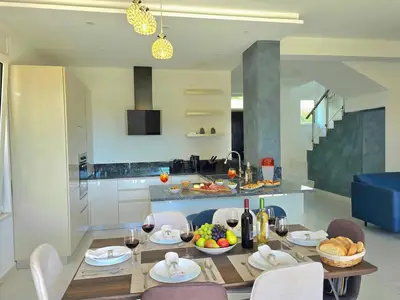 Küche und Essbereich