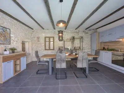 Küche und Essbereich