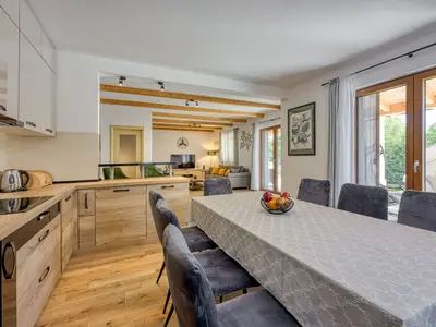 Küche und Essbereich