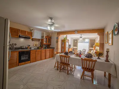 Küche und Essbereich