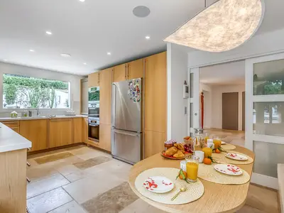 Küche und Essbereich